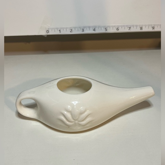 Himalayan Institute Neti Pot White Ceramic Varcho Veda water Lotus Design - Picture 1 of 8